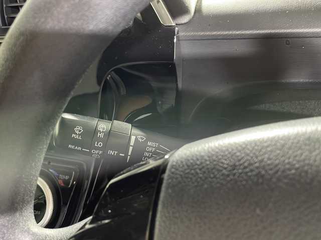 トヨタ アクア S スタイルブラック 沖縄県 2018(平30)年 5.2万km ライムホワイトパールクリスタルシャイン 禁煙車/県外仕入れ/純正ナビ/ＣＤ／ＤＶＤ／Ｂｌｕｅｔｏｏｔｈ／ワンセグＴＶ/バックカメラ/純正シートカーバー/ビルトインＥＴＣ/電動格納ミラー/純正ドライブレコーダー/衝突被害軽減システム/オートライト/オートマチックハイビーム/ステアリングリモコン/取扱説明書/保証書