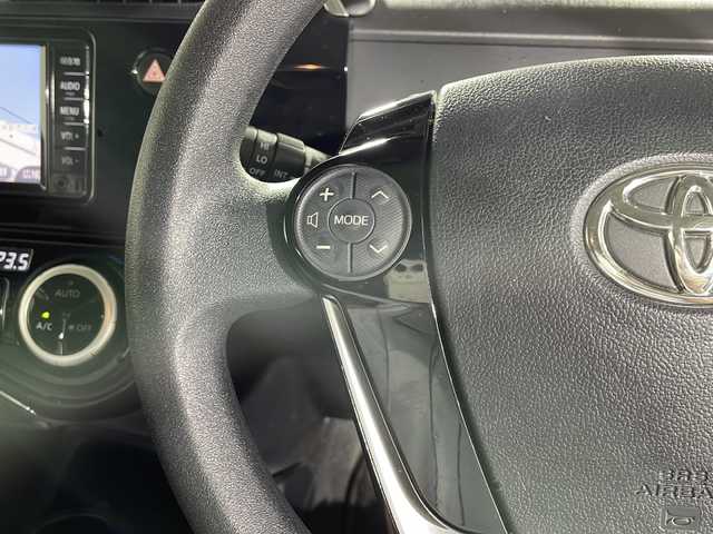 トヨタ アクア S スタイルブラック 沖縄県 2018(平30)年 5.2万km ライムホワイトパールクリスタルシャイン 禁煙車/県外仕入れ/純正ナビ/ＣＤ／ＤＶＤ／Ｂｌｕｅｔｏｏｔｈ／ワンセグＴＶ/バックカメラ/純正シートカーバー/ビルトインＥＴＣ/電動格納ミラー/純正ドライブレコーダー/衝突被害軽減システム/オートライト/オートマチックハイビーム/ステアリングリモコン/取扱説明書/保証書