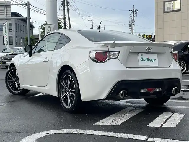トヨタ ８６ GT 長野県 2012(平24)年 8.9万km サテンホワイトパール 社外ナビ/・Bluetooth/TV/純正ETC/純正フロアマット/HIDオートライト/革ステアリング/スマートキー/プッシュスタート/TRC