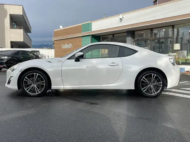 トヨタ ８６ GT 長野県 2012(平24)年 8.9万km サテンホワイトパール 社外ナビ/・Bluetooth/TV/純正ETC/純正フロアマット/HIDオートライト/革ステアリング/スマートキー/プッシュスタート/TRC