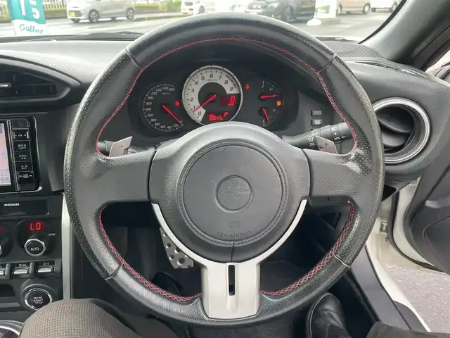 トヨタ ８６ GT 長野県 2012(平24)年 8.9万km サテンホワイトパール 社外ナビ/・Bluetooth/TV/純正ETC/純正フロアマット/HIDオートライト/革ステアリング/スマートキー/プッシュスタート/TRC