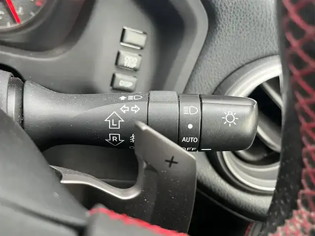 トヨタ ８６ GT 高知県 2012(平24)年 8.9万km サテンホワイトパール 社外ナビ/　Bluetooth/フルセグ/　CD/DVD/AM/FM/ETC/純正17インチアルミホイール/HIDヘッドライト/純正フロアマット/オートライト/MTモード付AT/プッシュスタート/スマートキー/パドルシフト/本革巻きステアリング/電動格納ミラー/盗難防止装置