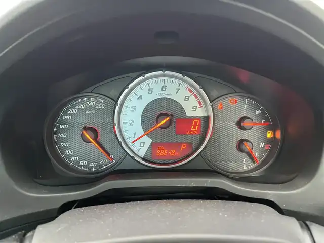 トヨタ ８６ GT 高知県 2012(平24)年 8.9万km サテンホワイトパール 社外ナビ/　Bluetooth/フルセグ/　CD/DVD/AM/FM/ETC/純正17インチアルミホイール/HIDヘッドライト/純正フロアマット/オートライト/MTモード付AT/プッシュスタート/スマートキー/パドルシフト/本革巻きステアリング/電動格納ミラー/盗難防止装置