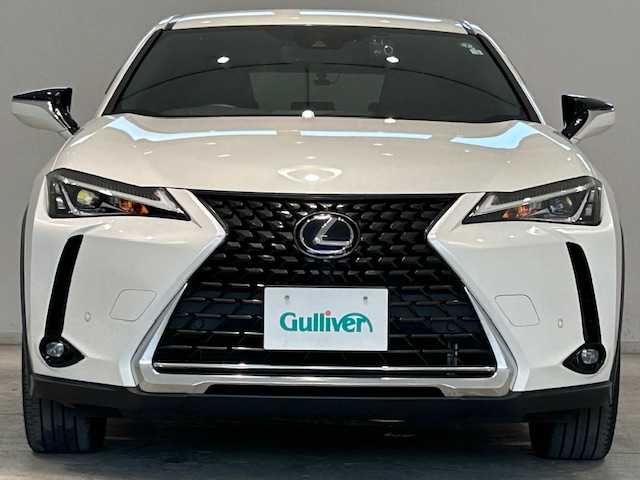 レクサス ＵＸ 250h バージョンC 宮城県 2020(令2)年 6.5万km ソニッククォーツ レクサスセーフティシステムプラス/・プリクラッシュセーフティ/・レーントレーシングアシスト/・オートマチックハイビーム/・ロードサインアシスト/・ドライバー異常時対応システム/・プロアクティブドライビングアシスト/・交差点衝突回避支援/・緊急時操舵支援/・低速時加速抑制/・発進遅れ告知機能/・安心降車機能/・レーンデバーチャーアラート/・ブラインドスポットモニター/純正SDナビ/純正ドライブレコーダー/バックカメラ/コーナーセンサー/追従機能付きクルーズコントロール/純正ETC2.0/ステアリングヒーター/シートヒーター/パワーシート/シートメモリー/純正アルミホイール/純正フロアマット
