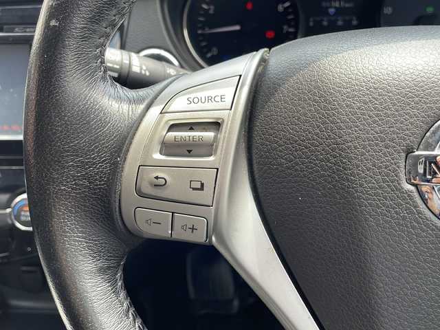 日産 エクストレイル ハイブリッド 20X エマージェンシーブレーキ 京都府 2016(平28)年 8.1万km ダイヤモンドブラック 純正ＳＤナビ　/エマージェンシーブレーキ　/全方位カメラ　/禁煙車　/前後コーナーセンサー　/クルーズコントロール　/スマートキー　/ハーフレザー　/前席シートヒーター　/前方ドライブレコーダー/（DRY-ST1500C)/純正AW17インチ　/純正ETC/パワーウィンドウ/パワーステアリング/CD再生機能/USB/AUX/電動リアゲート/ルーフレール/レーンキープアシスト
