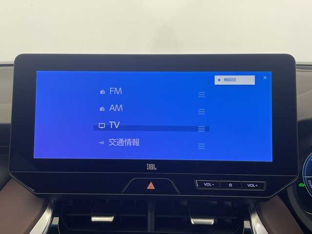 トヨタ ハリアー ハイブリッド Z 栃木県 2022(令4)年 5.7万km プレシャスブラックパール 純正ナビ/（Bluetooth/USB/フルセグTV）/JBLサウンド/パノラミックビューモニター/・バックカメラ/・フロントカメラ/・サイドカメラ/トヨタセーフティセンス/・プリクラッシュセーフティ/・レーントレーシングアシスト/・レーンディパーチャーアラート/・レーダークルーズコントロール（全車速追従機能付）/・アダプティブハイビームシステム/・ロードサインアシスト/・ドライバー異常時対応システム/・プロアクティブドライビングアシスト/・発進遅れ告知機能/BSM/ETC2.0/パワーバックドア/パワーシート/エアシート/シートヒーター/LEDヘッドライト/スマートキー/プッシュスタート/ステアリングスイッチ/電動格納ミラー/純正アルミホイール/純正フロアマット