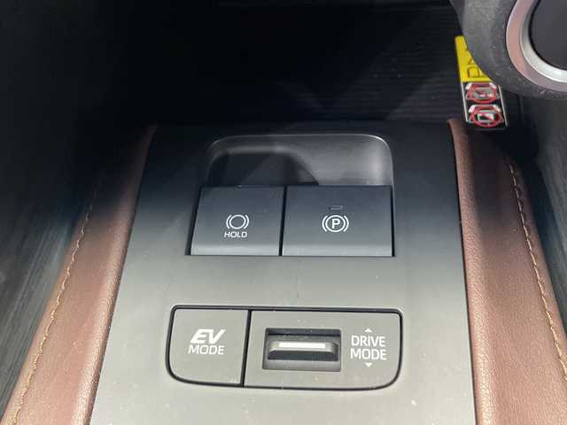 トヨタ ハリアー ハイブリッド Z 栃木県 2022(令4)年 5.7万km プレシャスブラックパール 純正ナビ/（Bluetooth/USB/フルセグTV）/JBLサウンド/パノラミックビューモニター/・バックカメラ/・フロントカメラ/・サイドカメラ/トヨタセーフティセンス/・プリクラッシュセーフティ/・レーントレーシングアシスト/・レーンディパーチャーアラート/・レーダークルーズコントロール（全車速追従機能付）/・アダプティブハイビームシステム/・ロードサインアシスト/・ドライバー異常時対応システム/・プロアクティブドライビングアシスト/・発進遅れ告知機能/BSM/ETC2.0/パワーバックドア/パワーシート/エアシート/シートヒーター/LEDヘッドライト/スマートキー/プッシュスタート/ステアリングスイッチ/電動格納ミラー/純正アルミホイール/純正フロアマット