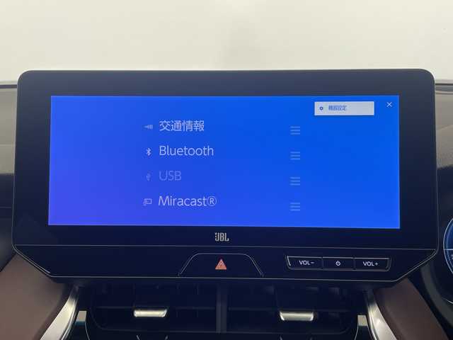 トヨタ ハリアー ハイブリッド Z 栃木県 2022(令4)年 5.7万km プレシャスブラックパール 純正ナビ/（Bluetooth/USB/フルセグTV）/JBLサウンド/パノラミックビューモニター/・バックカメラ/・フロントカメラ/・サイドカメラ/トヨタセーフティセンス/・プリクラッシュセーフティ/・レーントレーシングアシスト/・レーンディパーチャーアラート/・レーダークルーズコントロール（全車速追従機能付）/・アダプティブハイビームシステム/・ロードサインアシスト/・ドライバー異常時対応システム/・プロアクティブドライビングアシスト/・発進遅れ告知機能/BSM/ETC2.0/パワーバックドア/パワーシート/エアシート/シートヒーター/LEDヘッドライト/スマートキー/プッシュスタート/ステアリングスイッチ/電動格納ミラー/純正アルミホイール/純正フロアマット