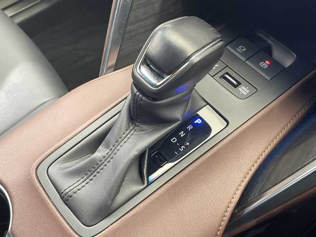 トヨタ ハリアー ハイブリッド Z 栃木県 2022(令4)年 5.7万km プレシャスブラックパール 純正ナビ/（Bluetooth/USB/フルセグTV）/JBLサウンド/パノラミックビューモニター/・バックカメラ/・フロントカメラ/・サイドカメラ/トヨタセーフティセンス/・プリクラッシュセーフティ/・レーントレーシングアシスト/・レーンディパーチャーアラート/・レーダークルーズコントロール（全車速追従機能付）/・アダプティブハイビームシステム/・ロードサインアシスト/・ドライバー異常時対応システム/・プロアクティブドライビングアシスト/・発進遅れ告知機能/BSM/ETC2.0/パワーバックドア/パワーシート/エアシート/シートヒーター/LEDヘッドライト/スマートキー/プッシュスタート/ステアリングスイッチ/電動格納ミラー/純正アルミホイール/純正フロアマット