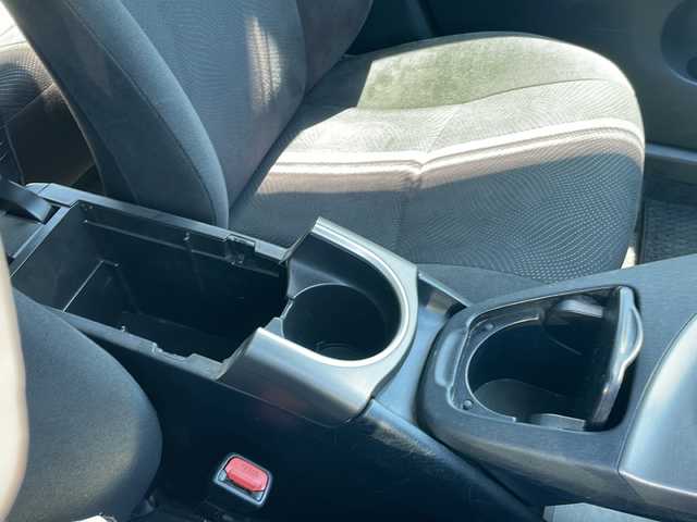 トヨタ プリウス S 岩手県 2014(平26)年 5万km ホワイトパールクリスタルシャイン 純正SDナビ/AM/FM/CD/Bluetooth/ワンセグTV/純正オーディオ/Bluetooth/バックカメラ/ビルトインETC/横滑り防止装置/オートライト/LEDヘッドライト/フォグランプ/スマートキー/プッシュスタート/電動格納ミラー/純正15インチAW/純正フロアマット/純正ドアバイザー/保証書/取扱説明書