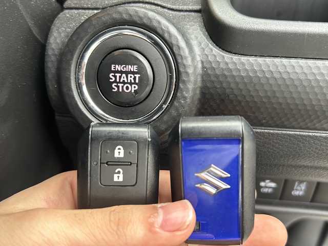 スズキ クロスビー HYBRID MZ 広島県 2020(令2)年 3.4万km ピュアホワイトパール/ブラック2トーンルーフ 禁煙車/純正１6インチAW/パドルシフト/社外SDナビ/(BT/DVD/CD/USB/iPod)/フルセグテレビ/バックカメラ/レーンキープアシスト/プッシュスタート/コーナーセンサー/アイドリングストップ/純正LEDヘッドライト/オートマチックハイビーム/オートライト/ビルトインETC/ウォークスルー/純正フロアマット/スペアキー/社外ドラレコ