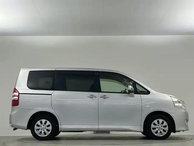トヨタ ノア X スマートエディション 埼玉県 2011(平23)年 8.9万km シルバーM ナビ バックカメラ フルセグTV アルパイン10.2インチ後席モニター 両側パワースライドドア ビルトインETC/プッシュスタートオートライト スペアキー スマートキー ドライブレコーダー