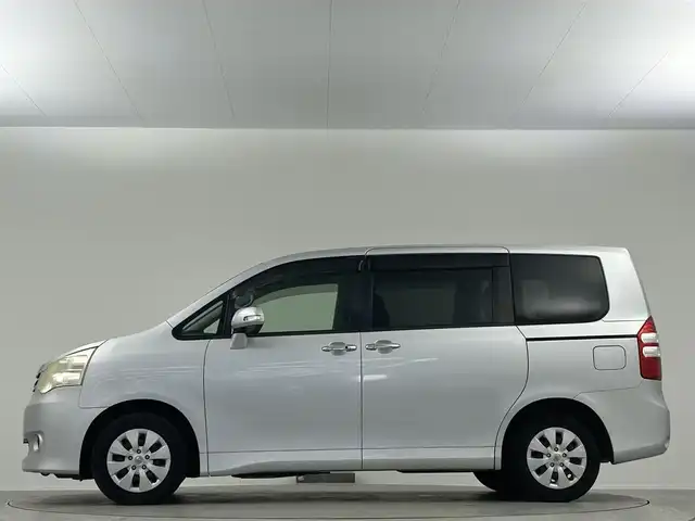 トヨタ ノア X スマートエディション 埼玉県 2011(平23)年 8.9万km シルバーM ナビ バックカメラ フルセグTV アルパイン10.2インチ後席モニター 両側パワースライドドア ビルトインETC/プッシュスタートオートライト スペアキー スマートキー ドライブレコーダー