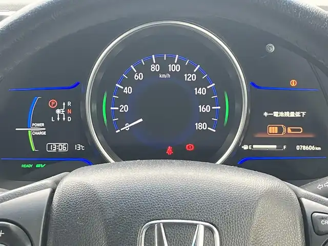 ホンダ フィット ハイブリット Lパッケージ 静岡県 2014(平26)年 7.9万km アラバスターシルバーメタリック エンジンスタートボタン/パワーステアリング/パワーウィンドウ/アイドリングストップ/スマートキー/スペアキー1本/オートエアコン/クルーズコントロール/ETC/ドライブレコーダー/SDナビ（CD/DVD/フルセグ）/純正フロアマット/ハーフレザーシート/ABS/横滑り防止装置/オートライト/LEDヘッドライト/Wエアバッグ