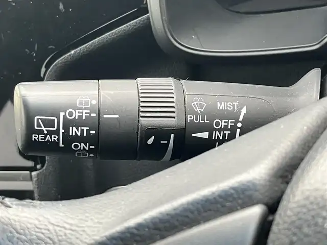 ホンダ フィット ハイブリット Lパッケージ 静岡県 2014(平26)年 7.9万km アラバスターシルバーメタリック エンジンスタートボタン/パワーステアリング/パワーウィンドウ/アイドリングストップ/スマートキー/スペアキー1本/オートエアコン/クルーズコントロール/ETC/ドライブレコーダー/SDナビ（CD/DVD/フルセグ）/純正フロアマット/ハーフレザーシート/ABS/横滑り防止装置/オートライト/LEDヘッドライト/Wエアバッグ