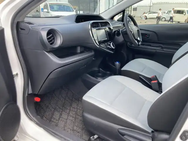 トヨタ アクア S ビジネスパッケージ 鳥取県 2020(令2)年 3.7万km スーパーホワイトⅡ 純正ナビ/ワンセグ/CD/BT/バックカメラ/ETC/ドライブレコーダー/トヨタセーフティセンス/レーンキープアシスト/ビジネスパッケージ/前後クリアランスソナー/オートハイビーム/電動格納ミラー/キーレスエントリー/フロアマット