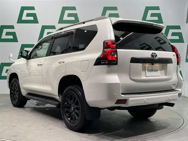 トヨタ ランドクルーザー プラド TX Lパッケージ マットブラED 鹿児島県 2022(令4)年 2.4万km ホワイトパールクリスタルシャイン 純正ナビ【ＮＳＺＴ－Ｙ６８Ｔ】　/バックカメラ　/トヨタセーフティセンス　/革巻きステアリング　/ステアリングリモコン　/LEDヘッドライト　/フロントフォグライト　/電動格納ミラー　/純正ドアバイザー　/ＥＴＣ/前後ドライブレコーダー/禁煙車