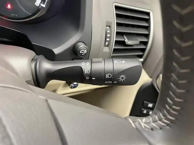トヨタ ランドクルーザー プラド TX Lパッケージ マットブラED 鹿児島県 2022(令4)年 2.4万km ホワイトパールクリスタルシャイン 純正ナビ【ＮＳＺＴ－Ｙ６８Ｔ】　/バックカメラ　/トヨタセーフティセンス　/革巻きステアリング　/ステアリングリモコン　/LEDヘッドライト　/フロントフォグライト　/電動格納ミラー　/純正ドアバイザー　/ＥＴＣ/前後ドライブレコーダー/禁煙車