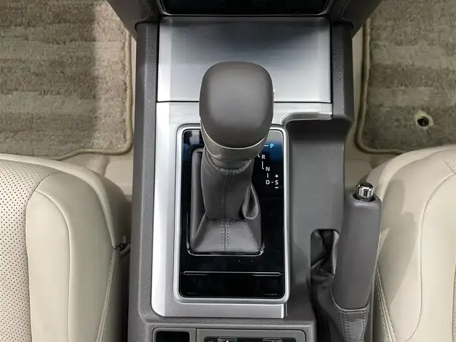 トヨタ ランドクルーザー プラド TX Lパッケージ マットブラED 鹿児島県 2022(令4)年 2.4万km ホワイトパールクリスタルシャイン 純正ナビ【ＮＳＺＴ－Ｙ６８Ｔ】　/バックカメラ　/トヨタセーフティセンス　/革巻きステアリング　/ステアリングリモコン　/LEDヘッドライト　/フロントフォグライト　/電動格納ミラー　/純正ドアバイザー　/ＥＴＣ/前後ドライブレコーダー/禁煙車
