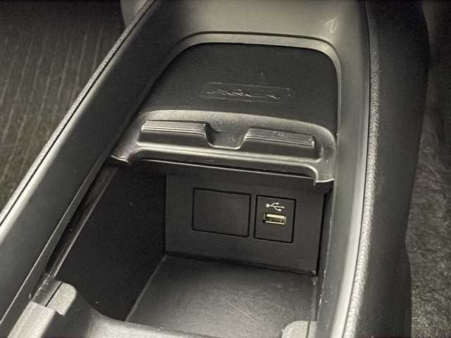 トヨタ アクア X 宮崎県 2022(令4)年 5.7万km クリアベージュメタリック ディスプレイオーディオ/AM/FM/Bluetooth/ステアリングスイッチ/クルーズコントロール/車線逸脱警報/衝突軽減ブレーキ/オートライト/オートハイビーム/オートエアコン/電動格納ミラー/バックカメラ/フロアマット/ETC
