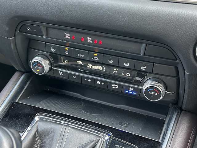 マツダ ＣＸ－８ XD Lパッケージ 滋賀県 2021(令3)年 6.2万km ジェットブラックマイカ 純正ナビ/(AM/FM/BT/USB/フルセグTV)/BOSEサウンドシステム/アルパインフリップダウンモニター/黒革シート/全方位モニター/パワーバックドア/シートヒーター/シートベンチレーション/メモリーシート/パワーシート/衝突軽減ブレーキ/レーントレーシングアシスト/レーダークルーズコントロール/コーナーセンサー/ETC2.0/前後ドライブレコーダー/革巻きステアリング/ステアリングヒーター/ステアリングスイッチ/オートライト/アイドリングストップ/横滑り防止装置/ウォークスルー/電動サイドブレーキ/純正フロアマット/電格ウインカーミラー