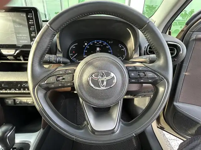 トヨタ ヤリスクロス ハイブリッド Z 和歌山県 2021(令3)年 4万km ベージュ 純正コネクトナビ/バックカメラ/(BT/AppleCarPlay/AndroidoAuto）/プリクラッシュセーフティー/レーダークルーズコントロール/レーンディパーチャーアラート/ロードサインアシスト/パーキングサポートブレーキ/クリアランスソナー/横滑り防止機能/純正アルミホイール/純正フロアマット/パワーシート/シートヒーター/ドライブレコーダー/ビルトインETC/LEDヘッドライト/オートライト/オートマチックハイビーム