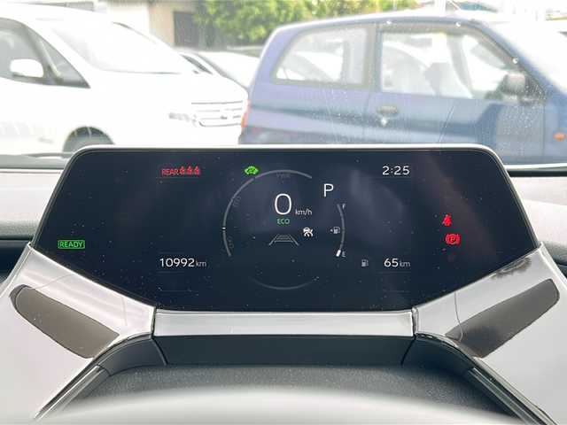 トヨタ プリウス Z 山形県 2024(令6)年 1.1万km プラチナホワイトパールマイカ レーダークルーズコントロール/純正12.3インチナビ/（Bluetooth/フルセグ)/全方位カメラ/電動パーキングブレーキ/置くだけ充電/本革ステアリング/BSM/寒冷地仕様/ガラスルーフ/DN席エアシート/DN席シートヒーター/DN席パワーシート/メモリシート/ビルトインETC2.0/純正フロアマット