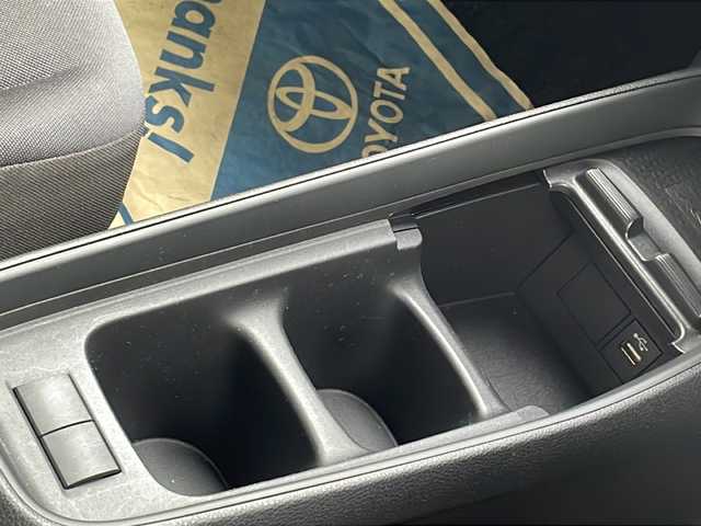 トヨタ アクア X 道北・旭川 2021(令3)年 2万km シルバーM ・4WD/・禁煙車/・寒冷地仕様/・1500W/・純正ディスプレイオーディオナビ/ BT/USB/・バックカメラ/・PCS/・LTA/・RSA/・AHV/・レーダークルーズコントロール/・オートハイビーム/・オートライト/・LEDヘッドライト/・ミラーヒーター /・フロントデアイサー/・プッシュスタート/・スマートキー/・純正フロアマット