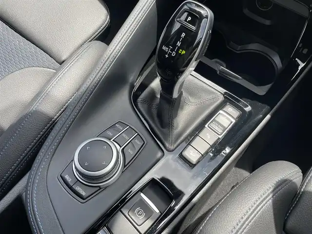 ＢＭＷ Ｘ１ xDrive 18d Mスポーツ 東京都 2020(令2)年 2万km 白 純正ナビ/フルセグTV/バックカメラ/ヘッドUPディスプレイ/ACC/インテリジェントセーフティ/パワーバックドア/コンフォートアクセス