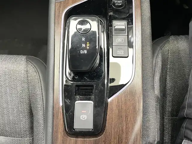 日産 オーラ G 鹿児島県 2022(令4)年 1万km ミッドナイトブラック/サンライズカッパー 禁煙　/衝突軽減　/追従型クルーズコントロール　/全方位カメラ　/デジタルインナーミラー　/前後コーナーセンサー　/革巻きステアリング　/ブラインドスポットモニター　/電動パーキングブレーキ/オートブレーキホールド　/オートライト/オートマチックハイビーム/取扱説明書/保証書