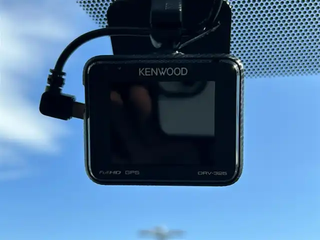 トヨタ アクア S 千葉県 2016(平28)年 8.3万km コバルトブルーメタリック 社外ナビ/フルセグTV/Bluetooth/DVD/CD/バックカメラ/ビルトインETC/前方ドライブレコーダー/プッシュスタート/スマートキー/純正フロアマット/LEDヘッドライト