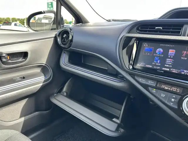 トヨタ アクア S 千葉県 2016(平28)年 8.3万km コバルトブルーメタリック 社外ナビ/フルセグTV/Bluetooth/DVD/CD/バックカメラ/ビルトインETC/前方ドライブレコーダー/プッシュスタート/スマートキー/純正フロアマット/LEDヘッドライト