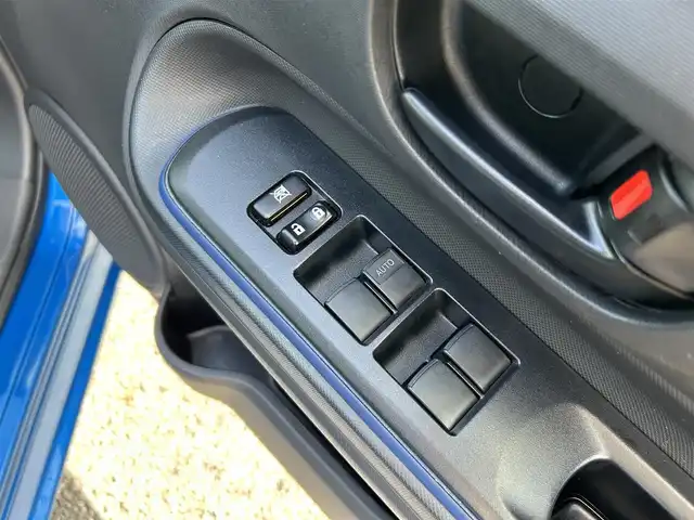 トヨタ アクア S 千葉県 2016(平28)年 8.3万km コバルトブルーメタリック 社外ナビ/フルセグTV/Bluetooth/DVD/CD/バックカメラ/ビルトインETC/前方ドライブレコーダー/プッシュスタート/スマートキー/純正フロアマット/LEDヘッドライト