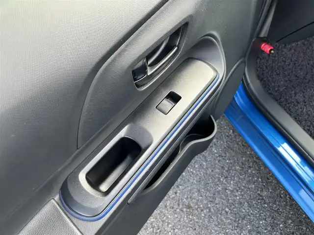 トヨタ アクア S 千葉県 2016(平28)年 8.3万km コバルトブルーメタリック 社外ナビ/フルセグTV/Bluetooth/DVD/CD/バックカメラ/ビルトインETC/前方ドライブレコーダー/プッシュスタート/スマートキー/純正フロアマット/LEDヘッドライト