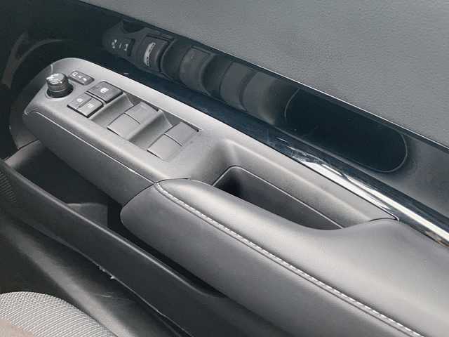 トヨタ アクア G 茨城県 2023(令5)年 0.5万km ダークブルーマイカM 純正ディスプレイオーディオ＆ナビ機能付き/(BT・miracast・USB・ラジオ再生)/トヨタセーフティセンス/・プリクラッシュセーフティ/・緊急時操舵支援機能/・低速時加速抑制機能/・ロードサインアシスト/・先行車発進告知機能/レーダークルーズコントロール/レーントレーシングアシスト/ETC/バックカメラ/オートライト/LEDヘッドライト/スマートキー/取扱説明書/保証書