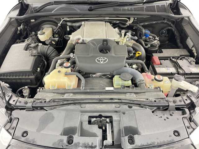 トヨタ ハイラックス Z 愛知県 2022(令4)年 3.7万km アティチュードブラックマイカ 禁煙車/４WD/ディーゼル/ターボ/純正７インチナビ/（CD/DVD/Bluetooth/フルセグTV/HDMI)/バックカメラ/トヨタセーフティセンス/・プリクラッシュセーフティ/・レーンディパーチャーアラート/・レーダークルーズコントロール/・パーキングセンサー/ETC/ドライブレコーダー/デジタルインナーミラー/ARBキャノピー/アイドリングストップ/ダウンヒルアシスト/センターデフロック/排出ガス浄化装置/パワーヒーター/純正１７インチアルミホイール/スマートキー/プッシュスタート/LEDヘッドライト/フロントフォグランプ/オートライト/フロアマット/横滑り防止装置