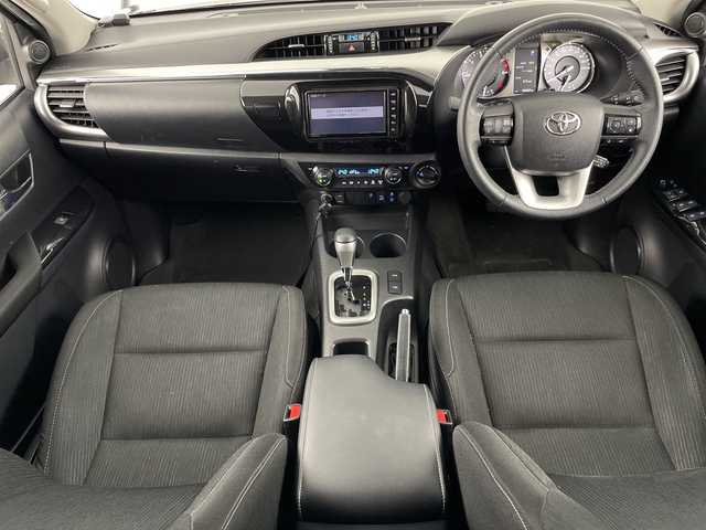 トヨタ ハイラックス Z 愛知県 2022(令4)年 3.7万km アティチュードブラックマイカ 禁煙車/４WD/ディーゼル/ターボ/純正７インチナビ/（CD/DVD/Bluetooth/フルセグTV/HDMI)/バックカメラ/トヨタセーフティセンス/・プリクラッシュセーフティ/・レーンディパーチャーアラート/・レーダークルーズコントロール/・パーキングセンサー/ETC/ドライブレコーダー/デジタルインナーミラー/ARBキャノピー/アイドリングストップ/ダウンヒルアシスト/センターデフロック/排出ガス浄化装置/パワーヒーター/純正１７インチアルミホイール/スマートキー/プッシュスタート/LEDヘッドライト/フロントフォグランプ/オートライト/フロアマット/横滑り防止装置