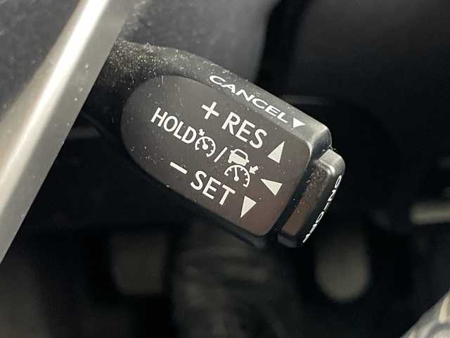 トヨタ ハイラックス Z 愛知県 2022(令4)年 3.7万km アティチュードブラックマイカ 禁煙車/４WD/ディーゼル/ターボ/純正７インチナビ/（CD/DVD/Bluetooth/フルセグTV/HDMI)/バックカメラ/トヨタセーフティセンス/・プリクラッシュセーフティ/・レーンディパーチャーアラート/・レーダークルーズコントロール/・パーキングセンサー/ETC/ドライブレコーダー/デジタルインナーミラー/ARBキャノピー/アイドリングストップ/ダウンヒルアシスト/センターデフロック/排出ガス浄化装置/パワーヒーター/純正１７インチアルミホイール/スマートキー/プッシュスタート/LEDヘッドライト/フロントフォグランプ/オートライト/フロアマット/横滑り防止装置