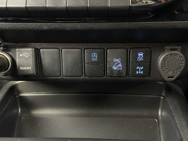 トヨタ ハイラックス Z 愛知県 2022(令4)年 3.7万km アティチュードブラックマイカ 禁煙車/４WD/ディーゼル/ターボ/純正７インチナビ/（CD/DVD/Bluetooth/フルセグTV/HDMI)/バックカメラ/トヨタセーフティセンス/・プリクラッシュセーフティ/・レーンディパーチャーアラート/・レーダークルーズコントロール/・パーキングセンサー/ETC/ドライブレコーダー/デジタルインナーミラー/ARBキャノピー/アイドリングストップ/ダウンヒルアシスト/センターデフロック/排出ガス浄化装置/パワーヒーター/純正１７インチアルミホイール/スマートキー/プッシュスタート/LEDヘッドライト/フロントフォグランプ/オートライト/フロアマット/横滑り防止装置