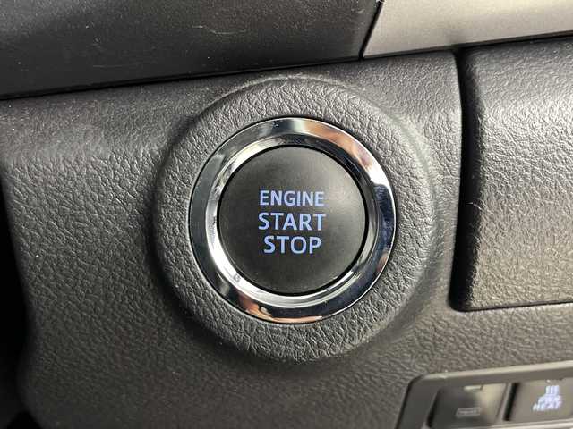 トヨタ ハイラックス Z 愛知県 2022(令4)年 3.7万km アティチュードブラックマイカ 禁煙車/４WD/ディーゼル/ターボ/純正７インチナビ/（CD/DVD/Bluetooth/フルセグTV/HDMI)/バックカメラ/トヨタセーフティセンス/・プリクラッシュセーフティ/・レーンディパーチャーアラート/・レーダークルーズコントロール/・パーキングセンサー/ETC/ドライブレコーダー/デジタルインナーミラー/ARBキャノピー/アイドリングストップ/ダウンヒルアシスト/センターデフロック/排出ガス浄化装置/パワーヒーター/純正１７インチアルミホイール/スマートキー/プッシュスタート/LEDヘッドライト/フロントフォグランプ/オートライト/フロアマット/横滑り防止装置