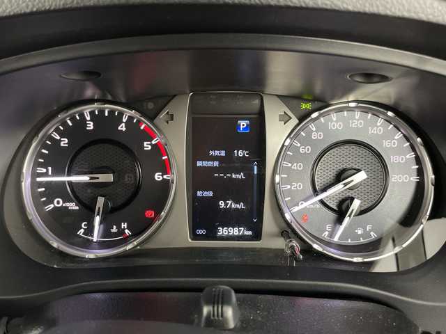 トヨタ ハイラックス Z 愛知県 2022(令4)年 3.7万km アティチュードブラックマイカ 禁煙車/４WD/ディーゼル/ターボ/純正７インチナビ/（CD/DVD/Bluetooth/フルセグTV/HDMI)/バックカメラ/トヨタセーフティセンス/・プリクラッシュセーフティ/・レーンディパーチャーアラート/・レーダークルーズコントロール/・パーキングセンサー/ETC/ドライブレコーダー/デジタルインナーミラー/ARBキャノピー/アイドリングストップ/ダウンヒルアシスト/センターデフロック/排出ガス浄化装置/パワーヒーター/純正１７インチアルミホイール/スマートキー/プッシュスタート/LEDヘッドライト/フロントフォグランプ/オートライト/フロアマット/横滑り防止装置