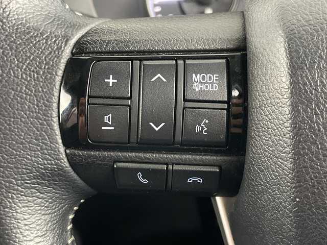 トヨタ ハイラックス Z 愛知県 2022(令4)年 3.7万km アティチュードブラックマイカ 禁煙車/４WD/ディーゼル/ターボ/純正７インチナビ/（CD/DVD/Bluetooth/フルセグTV/HDMI)/バックカメラ/トヨタセーフティセンス/・プリクラッシュセーフティ/・レーンディパーチャーアラート/・レーダークルーズコントロール/・パーキングセンサー/ETC/ドライブレコーダー/デジタルインナーミラー/ARBキャノピー/アイドリングストップ/ダウンヒルアシスト/センターデフロック/排出ガス浄化装置/パワーヒーター/純正１７インチアルミホイール/スマートキー/プッシュスタート/LEDヘッドライト/フロントフォグランプ/オートライト/フロアマット/横滑り防止装置