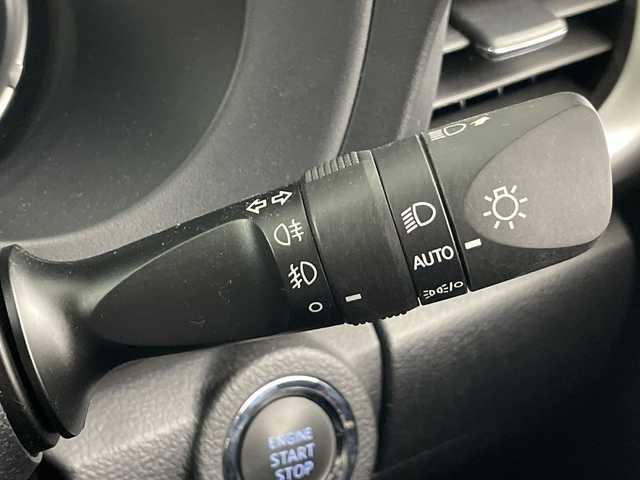 トヨタ ハイラックス Z 愛知県 2022(令4)年 3.7万km アティチュードブラックマイカ 禁煙車/４WD/ディーゼル/ターボ/純正７インチナビ/（CD/DVD/Bluetooth/フルセグTV/HDMI)/バックカメラ/トヨタセーフティセンス/・プリクラッシュセーフティ/・レーンディパーチャーアラート/・レーダークルーズコントロール/・パーキングセンサー/ETC/ドライブレコーダー/デジタルインナーミラー/ARBキャノピー/アイドリングストップ/ダウンヒルアシスト/センターデフロック/排出ガス浄化装置/パワーヒーター/純正１７インチアルミホイール/スマートキー/プッシュスタート/LEDヘッドライト/フロントフォグランプ/オートライト/フロアマット/横滑り防止装置