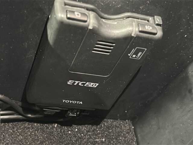 トヨタ ハイラックス Z 愛知県 2022(令4)年 3.7万km アティチュードブラックマイカ 禁煙車/４WD/ディーゼル/ターボ/純正７インチナビ/（CD/DVD/Bluetooth/フルセグTV/HDMI)/バックカメラ/トヨタセーフティセンス/・プリクラッシュセーフティ/・レーンディパーチャーアラート/・レーダークルーズコントロール/・パーキングセンサー/ETC/ドライブレコーダー/デジタルインナーミラー/ARBキャノピー/アイドリングストップ/ダウンヒルアシスト/センターデフロック/排出ガス浄化装置/パワーヒーター/純正１７インチアルミホイール/スマートキー/プッシュスタート/LEDヘッドライト/フロントフォグランプ/オートライト/フロアマット/横滑り防止装置