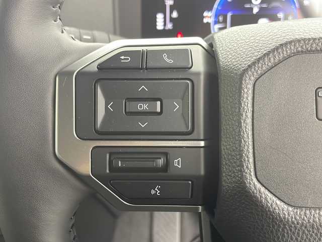 トヨタ ランドクルーザー ２５０ VX 千葉県 2024(令6)年 1万km プラチナホワイトパールマイカ フルタイム4WD/サンルーフ/トヨタセーフティセンス/・プリクラッシュセーフティ/・レーンディパーチャーアラート/・ブラインドスポットモニター/・クリアランスソナー/・ロードサインアシスト/・アダプティブクルーズコントロール/12.3インチコネクティッドナビ付ディスプレイオーディオ/・Bluetooth/・HDMI/・フルセグTV/・Miracast/アラウンドビューモニター/パワーバックドア/3眼LEDヘッドランプ/ブラックレザーシート/D席パワーシート/前席シートヒーター/エアシート/純正18インチアルミホイール/デジタルインナーミラー/パーキングスイッチ/ブレーキホールド/ステアリングヒーター/デュアルエアコン/ビルトインETC2.0/スマートキー×2/プッシュスタート