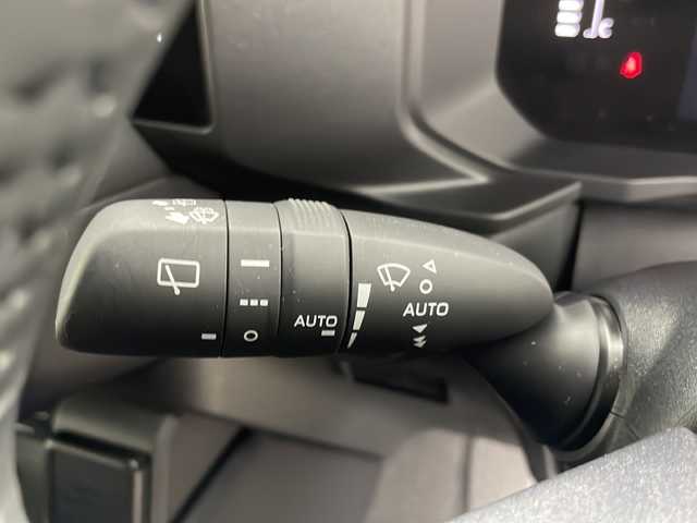 トヨタ ランドクルーザー ２５０ VX 千葉県 2024(令6)年 1万km プラチナホワイトパールマイカ フルタイム4WD/サンルーフ/トヨタセーフティセンス/・プリクラッシュセーフティ/・レーンディパーチャーアラート/・ブラインドスポットモニター/・クリアランスソナー/・ロードサインアシスト/・アダプティブクルーズコントロール/12.3インチコネクティッドナビ付ディスプレイオーディオ/・Bluetooth/・HDMI/・フルセグTV/・Miracast/アラウンドビューモニター/パワーバックドア/3眼LEDヘッドランプ/ブラックレザーシート/D席パワーシート/前席シートヒーター/エアシート/純正18インチアルミホイール/デジタルインナーミラー/パーキングスイッチ/ブレーキホールド/ステアリングヒーター/デュアルエアコン/ビルトインETC2.0/スマートキー×2/プッシュスタート