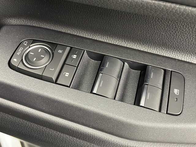 トヨタ ランドクルーザー ２５０ VX 千葉県 2024(令6)年 1万km プラチナホワイトパールマイカ フルタイム4WD/サンルーフ/トヨタセーフティセンス/・プリクラッシュセーフティ/・レーンディパーチャーアラート/・ブラインドスポットモニター/・クリアランスソナー/・ロードサインアシスト/・アダプティブクルーズコントロール/12.3インチコネクティッドナビ付ディスプレイオーディオ/・Bluetooth/・HDMI/・フルセグTV/・Miracast/アラウンドビューモニター/パワーバックドア/3眼LEDヘッドランプ/ブラックレザーシート/D席パワーシート/前席シートヒーター/エアシート/純正18インチアルミホイール/デジタルインナーミラー/パーキングスイッチ/ブレーキホールド/ステアリングヒーター/デュアルエアコン/ビルトインETC2.0/スマートキー×2/プッシュスタート