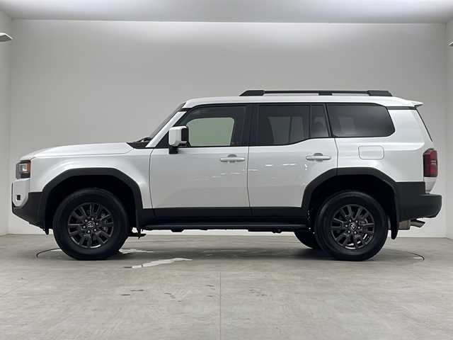 トヨタ ランドクルーザー ２５０ VX 千葉県 2024(令6)年 1万km プラチナホワイトパールマイカ フルタイム4WD/サンルーフ/トヨタセーフティセンス/・プリクラッシュセーフティ/・レーンディパーチャーアラート/・ブラインドスポットモニター/・クリアランスソナー/・ロードサインアシスト/・アダプティブクルーズコントロール/12.3インチコネクティッドナビ付ディスプレイオーディオ/・Bluetooth/・HDMI/・フルセグTV/・Miracast/アラウンドビューモニター/パワーバックドア/3眼LEDヘッドランプ/ブラックレザーシート/D席パワーシート/前席シートヒーター/エアシート/純正18インチアルミホイール/デジタルインナーミラー/パーキングスイッチ/ブレーキホールド/ステアリングヒーター/デュアルエアコン/ビルトインETC2.0/スマートキー×2/プッシュスタート