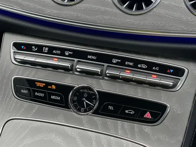 メルセデス・ベンツ ＣＬＳ２２０ｄ スポーツ エクスクルーシブPKG 山梨県 2019(平31)年 6.3万km ダイヤモンドホワイト SR/黒革 /ブルメスター /ベンチL  /パフューム/純正ＨＤＤナビ/全周囲カメラ/Ａカープレイ/自動駐車/マルチアンビエントＬ/パワーシート/全席シートヒーター/マルチＬＥＤ/ディスタンスＰ/ＢＳＡ/ＬＫＡ/ステアリングＳ/Ｓキー/保証書