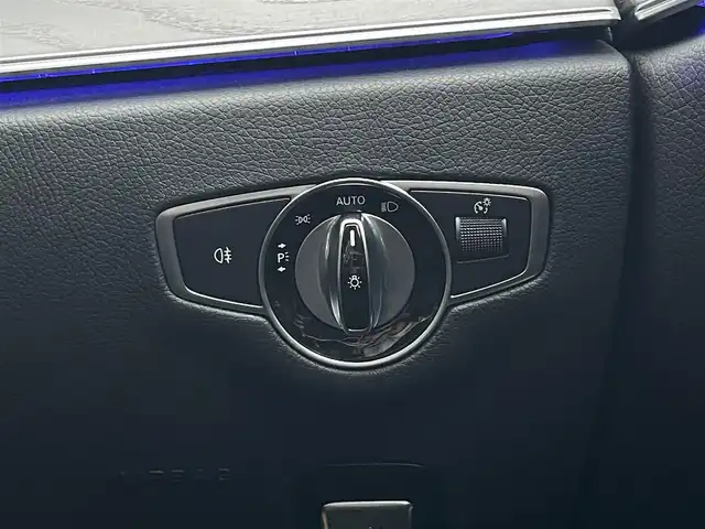 メルセデス・ベンツ ＣＬＳ２２０ｄ スポーツ エクスクルーシブPKG 山梨県 2019(平31)年 6.3万km ダイヤモンドホワイト SR/黒革 /ブルメスター /ベンチL  /パフューム/純正ＨＤＤナビ/全周囲カメラ/Ａカープレイ/自動駐車/マルチアンビエントＬ/パワーシート/全席シートヒーター/マルチＬＥＤ/ディスタンスＰ/ＢＳＡ/ＬＫＡ/ステアリングＳ/Ｓキー/保証書